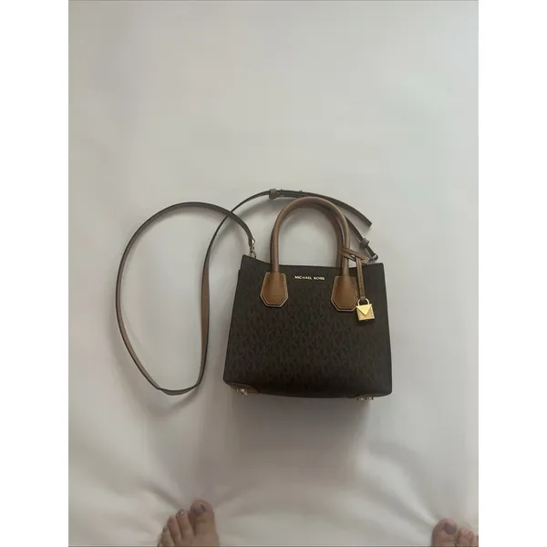 MICHAEL Michael Kors NWOT Mercer Shopper Crossbody Bag with removable strap. - Image 2