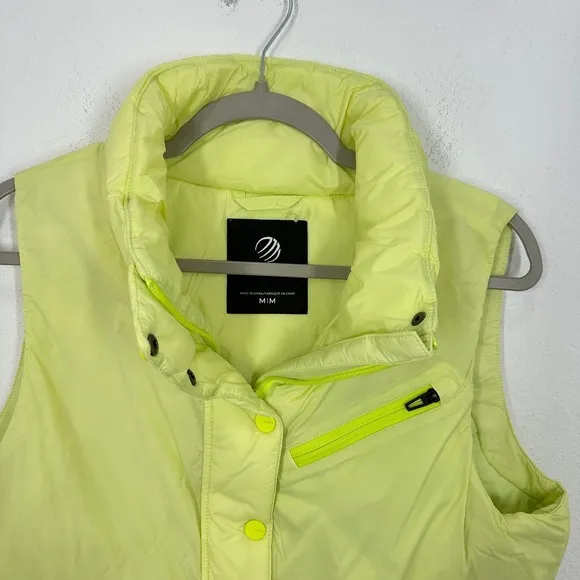 MPG Sport Puffer Vest Women's Size M Neon Yellow Cropped‎ Zip Pocket Athletic - Image 6
