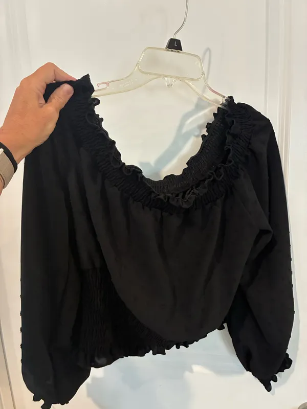 Off shoulder black crop peasant shirt - Image 4