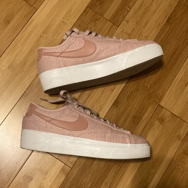 Nike Blazer Low Platform ESS Pink Oxford Summit/Rose Whisper Women’s Size 10 - Image 4
