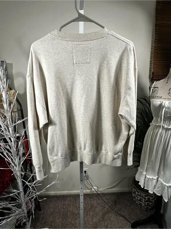 B88. American Eagle Outfitters Oatmeal Mountain. Cabin Oversized Crewneck - Image 6