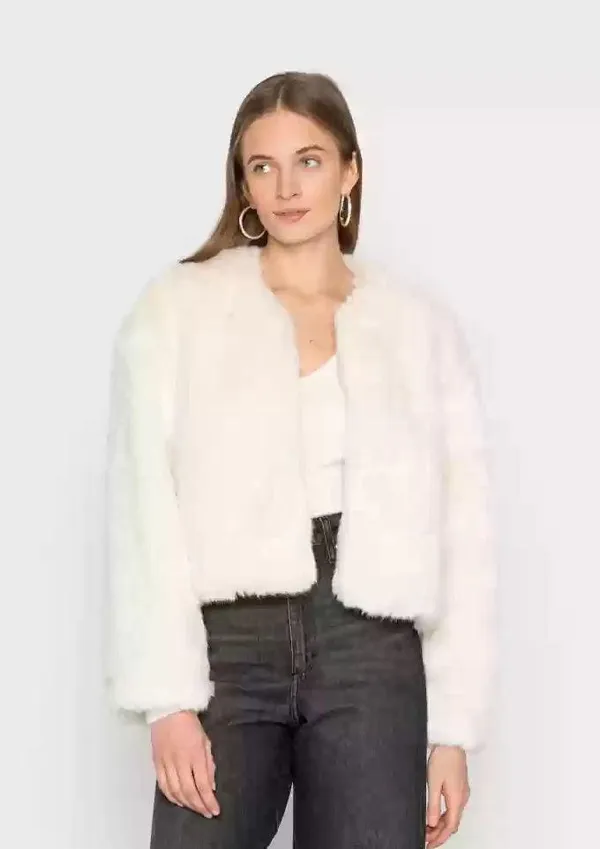 VICI NWT Hot List Faux Fur Jacket - Ivory. Size Small - Image 6