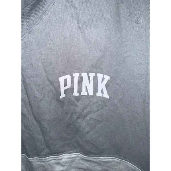 PINK Victoria's Secret Grey White Colorblock V-Neck Graphic Crop Top XL Y2K - Image 4