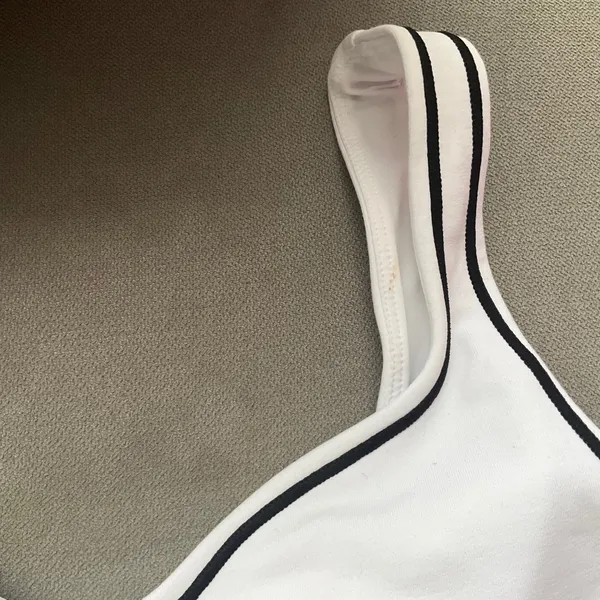 Alo Yoga Airbrush Heart Throb Bra White/Black M - Image 3
