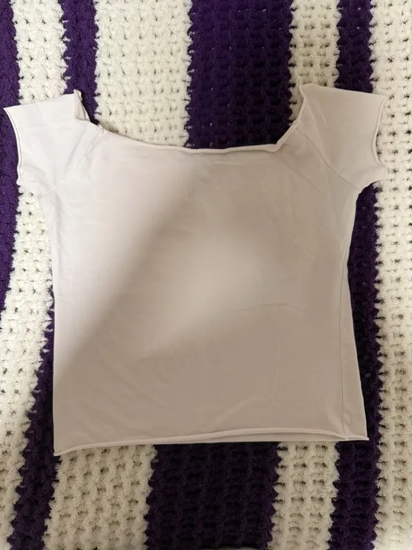 Brandy Melville Bonnie Top - Image 3
