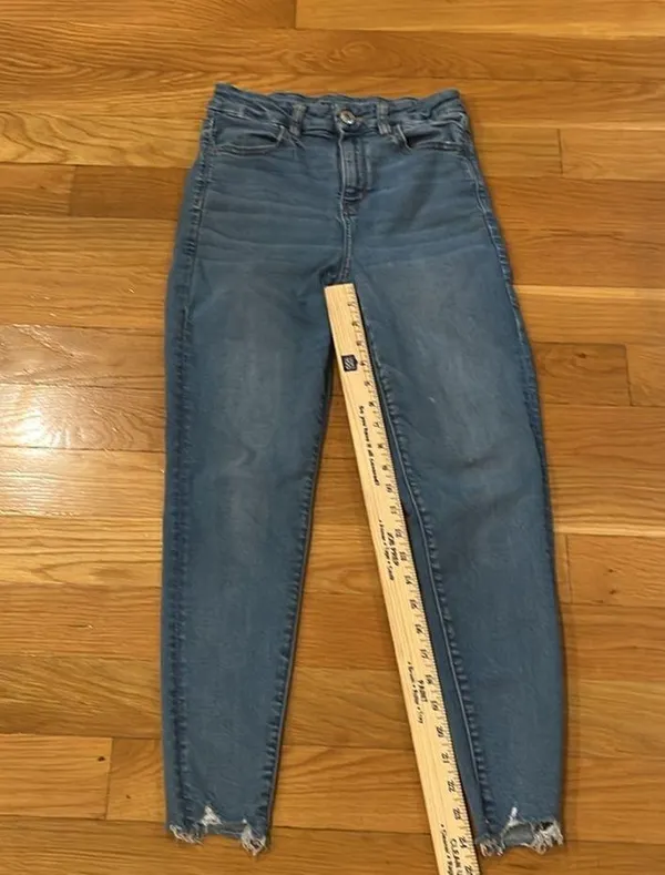 American Eagle outfitters distressed curvy hi-rise jegging size 4 short . - Image 7