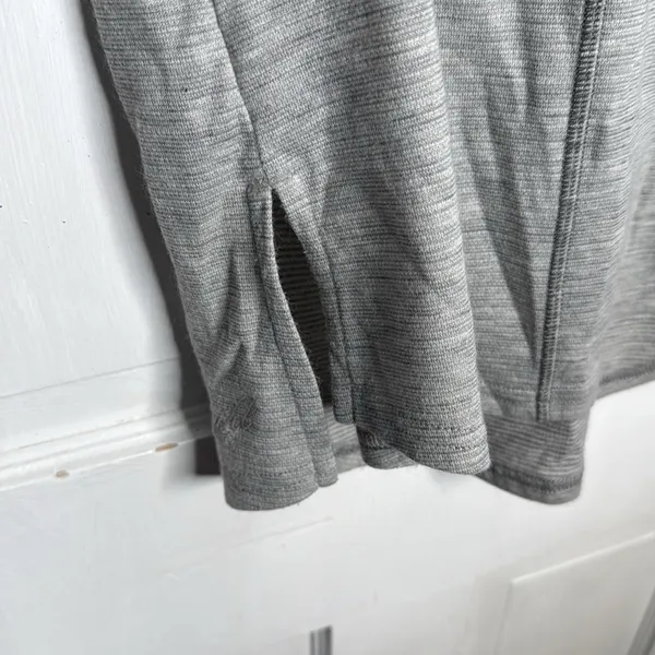 Kuhl Light Gray Scoop Neck Wool Blend Arden Shirt W1490 Sz XS - Image 4