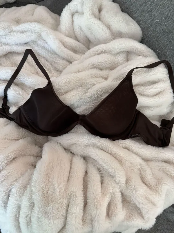SKIMS Weightless Scoop Bra - Image 3