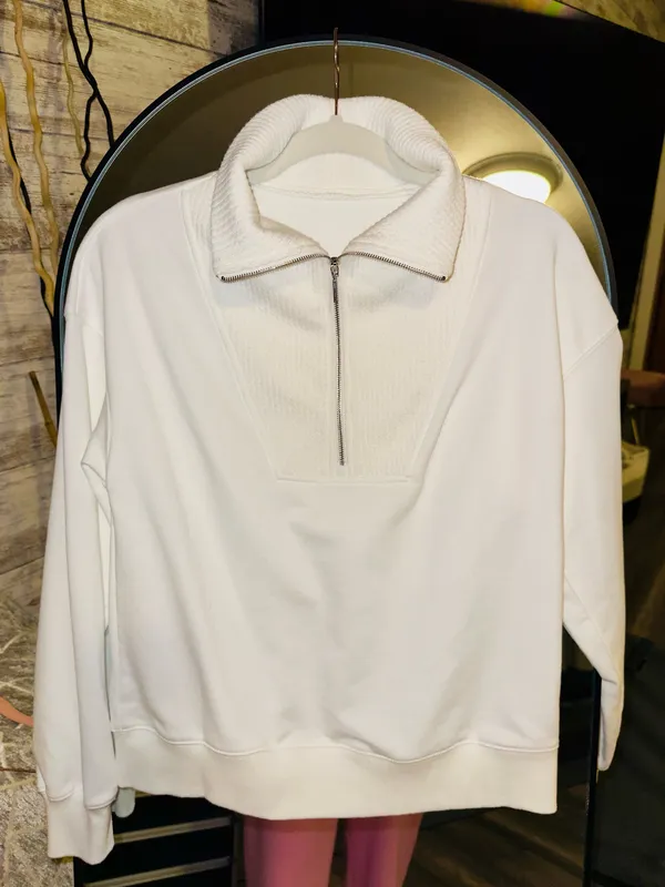 White Lounge Set - Image 9