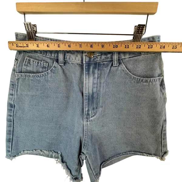 Distressed High Rise Denim Shorts M Raw Hem Light Wash Jean Cutoff Casual Boho‎ - Image 4