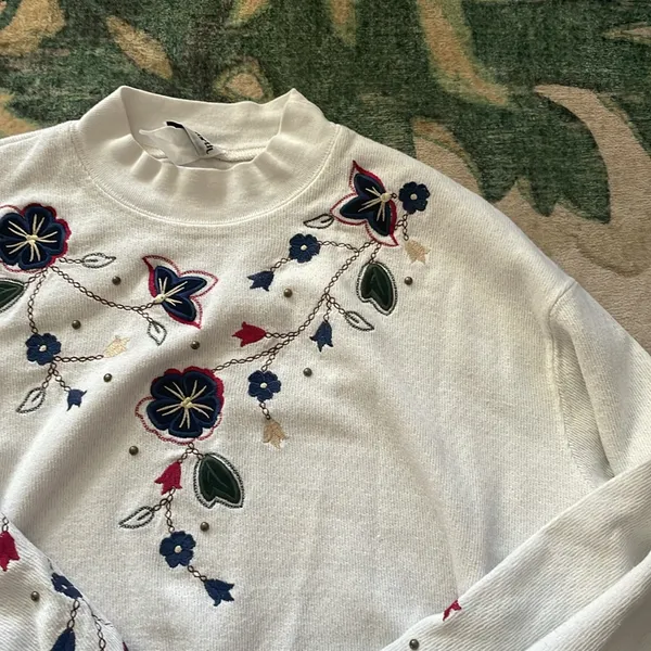 Vintage BonWorth White Embroidered Sweater Crew Neck - Image 2