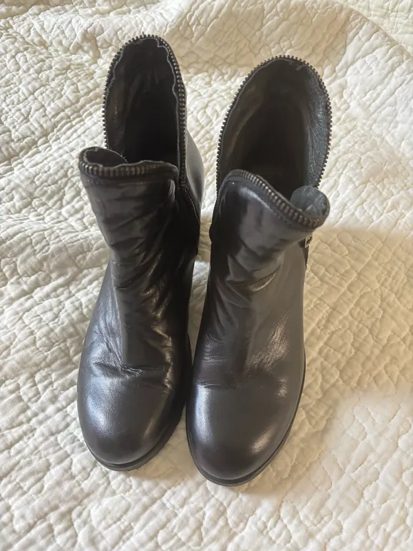 Cordani Leather Black Ankle Boots Size 7.5 - Image 2