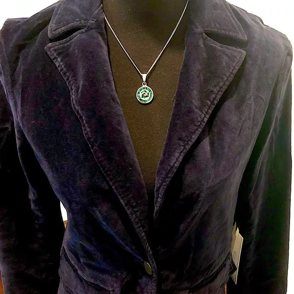 PARKER SMITH Women’s Sleek Navy Blue Versatile Velvet Blazer with Pockets Sz SM - Image 9