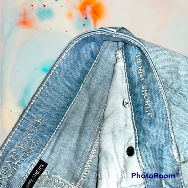 American Eagle Distressed Hi-Rise Shortie - Image 3