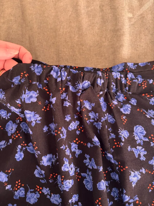 Blue and black floral skirt - Image 6