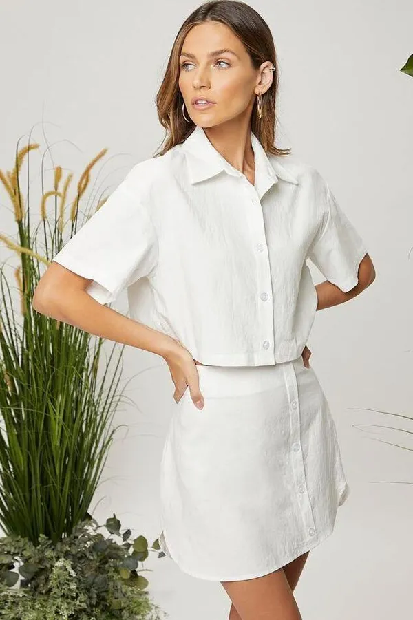 Boutique NWOT White Drop Shoulder Crop Blouse & Skirt Set. Size Medium - Image 2