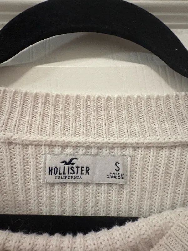 Hollister Easy Crew Sweater  - Image 3