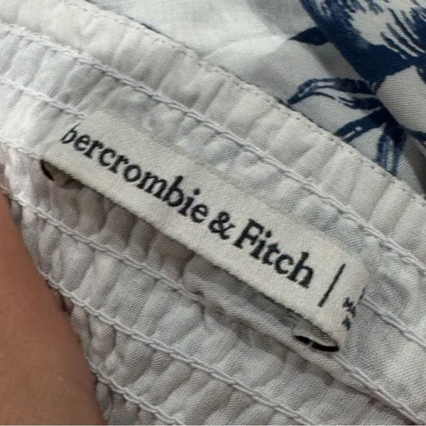 Abercrombie and Fitch Blue White Puff Sleeve Blouse Top Women’s Medium - Image 2