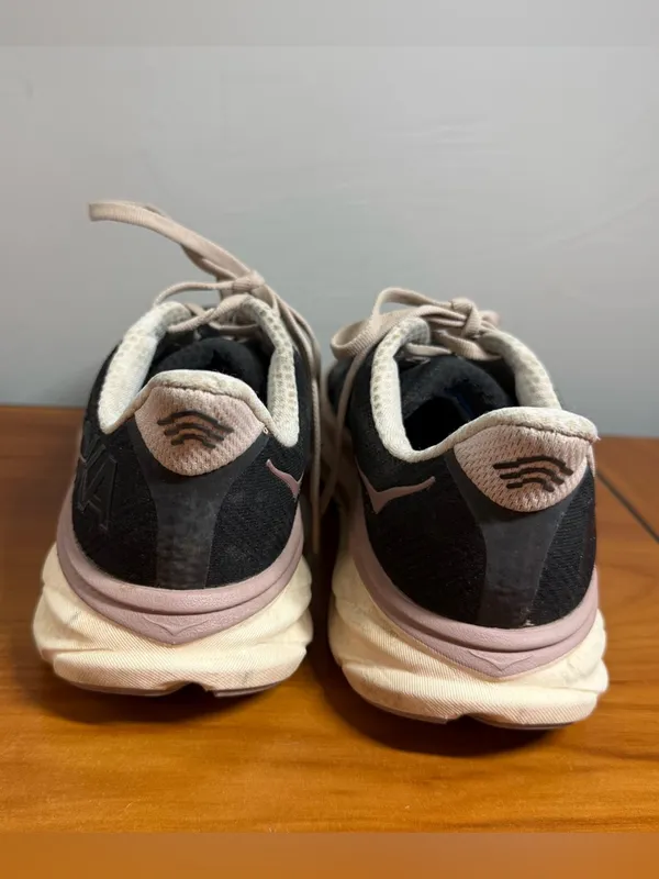 Hoka Women’s Clifton 9 Running Athletic Shoe Black Light Pink 6.5B - Image 4