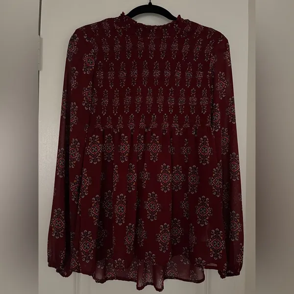 Xhilaration Burgundy Patterned Chiffon Blouse Medium - Image 3