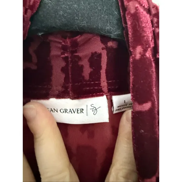 Susan Graver Women’s Large Maroon Sleeveless Velvet Cardigan - Image 2