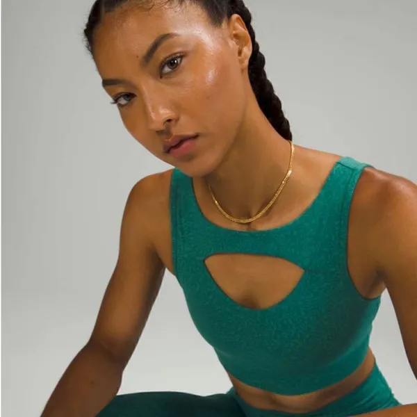Lululemon Crunch Teal Lagoon Everlux Cut-Out Train Bra *Medium Support, B/C Cups - Image 2
