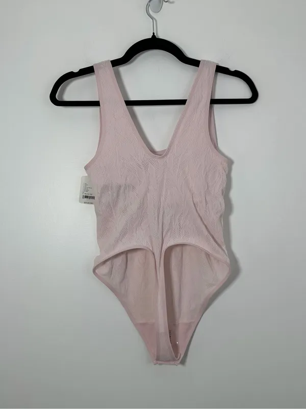 Free People Intimately Mauve Chalk Lace Bodysuit L/XL NWT - Image 3