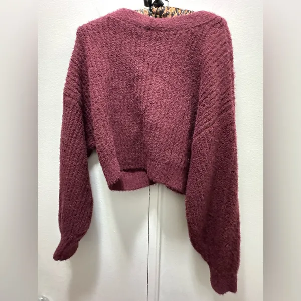 Abercrombie & Fitch Soft A&F Collection cozy burgundy cropped cardigan - Image 2