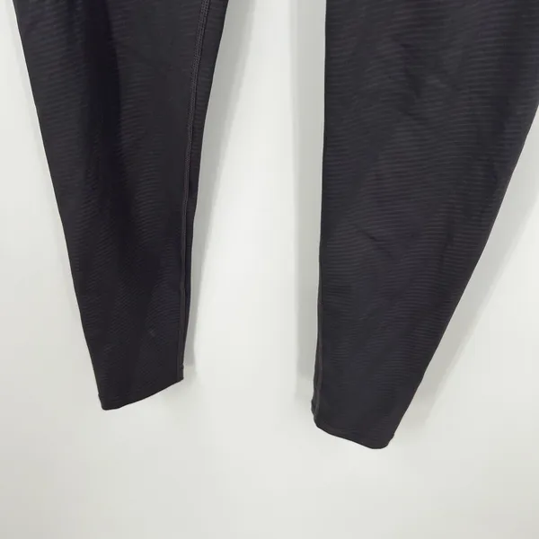 Free People movement gray subtle striped legging pants pull on athleisure small - Image 4