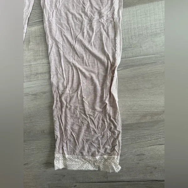 Victoria’s Secret medium sleep set with lace detail - Image 4