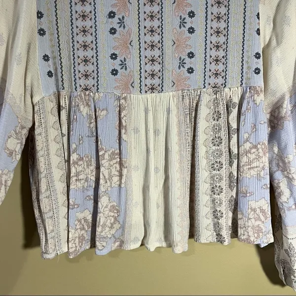 ✨ Taylor & Sage Women’s Floral‎ Embroidered Boho Top Cream Purple XS - Image 3
