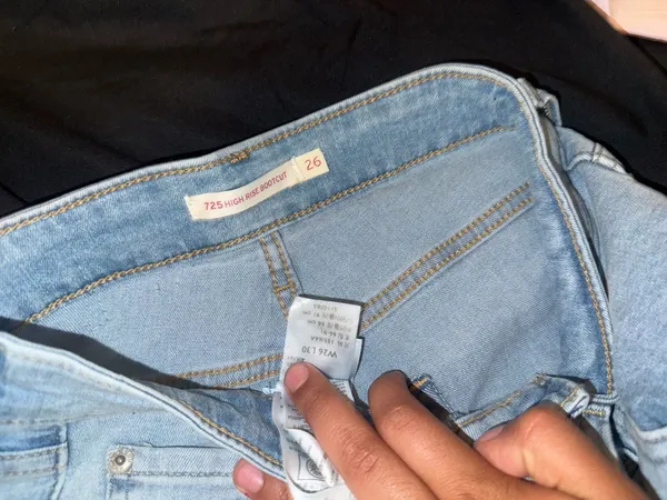725 High-Rise Levi’s Bootcut Women’s Jeans - Image 4