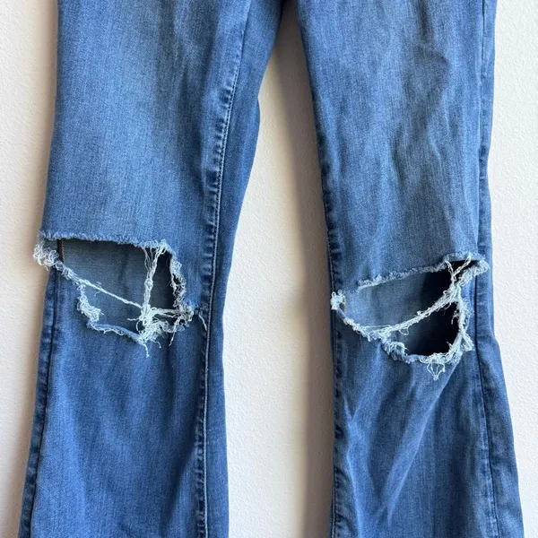 American Eagle Super High Rise Flare Indie Boho Festival Jeans Size 4 - Image 2