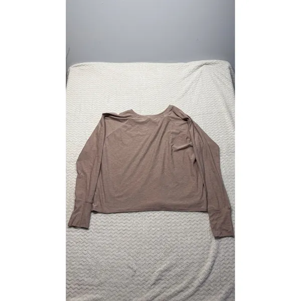 Beyond Yoga Womens Heathered Mauve Cropped Long Sleeve Raglan Top Medium M USA - Image 2
