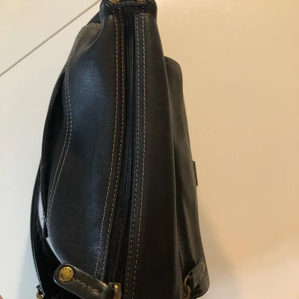 Fossil Black Leather Purse in great shape. It’s really cute - Image 9