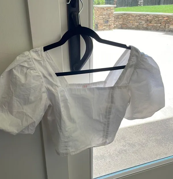 White Gianni Bini Top - Image 2