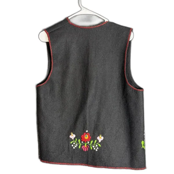 Vintage Women's Size Large Black Felt Vest Floral Embroidered Folk Art Boho - Image 3