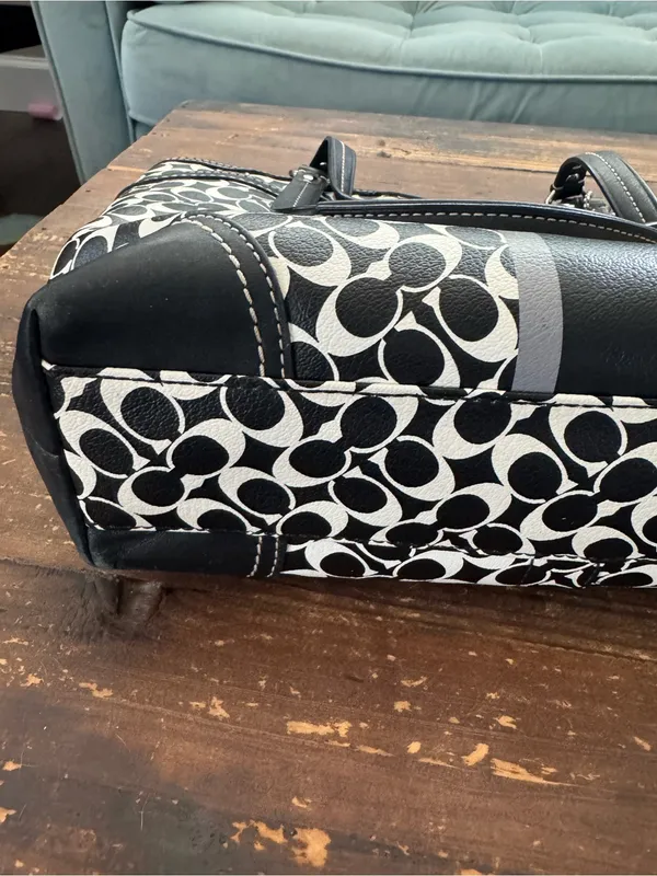COACH Chelsea Signature Heritage Leather Tote - Image 5
