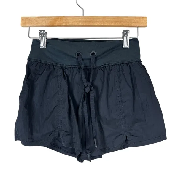 OFFLINE by Aerie The Hugger Solid Athletic Shorts Black Sporty Side Slit Size XS - Image 2