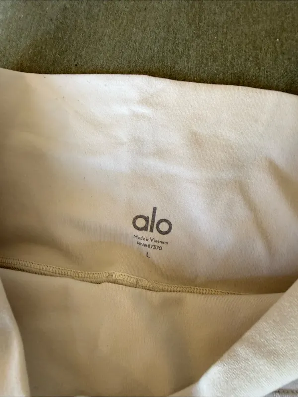 Alo Alosoft High-Waist 7/8 Highlight Legging - Image 3