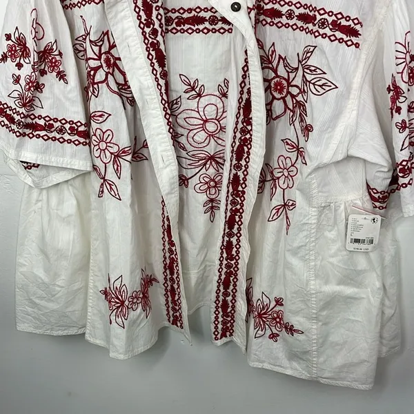 We the Free  Spring Refresh Top In White Embroidered size Large - Image 5