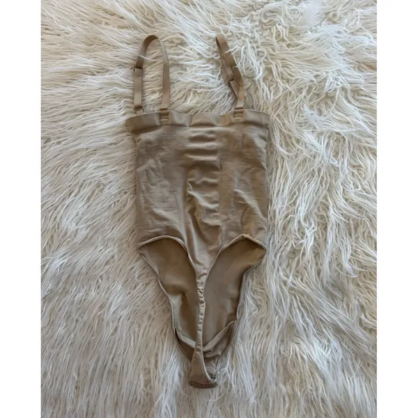 Skims Seamless Sculpt Strapless Thong Bodysuit Clay Size Small - Image 5