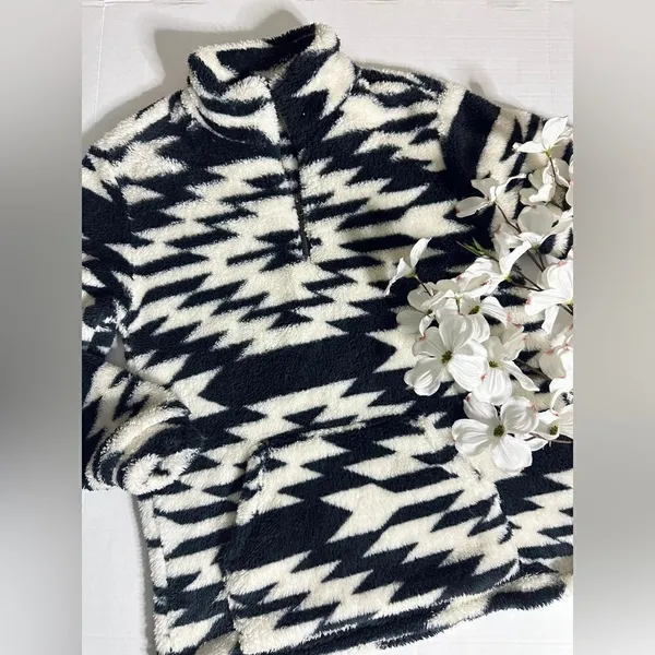 Natural Reflections Geometric Print Sherpa Pullover Quarter Zip Sweater - Image 5