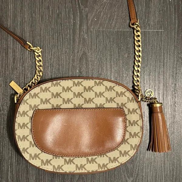 Calvin Klein Women’s Jet Set Travel Medium Signature Logo Crossbody MK Bag - Image 6