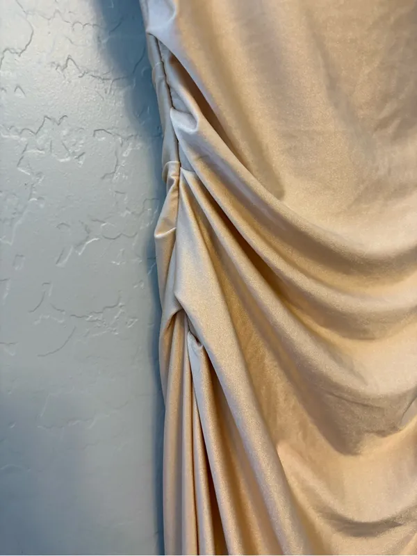 La Femme champagne sleeveless v-neck ruched dress with slit size 6 - Image 7