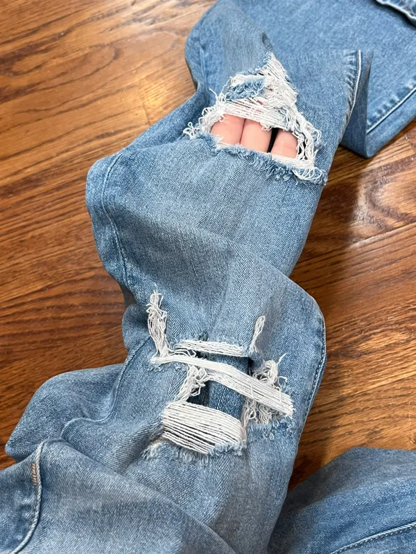 American Eagle Flare Jeans - Image 3