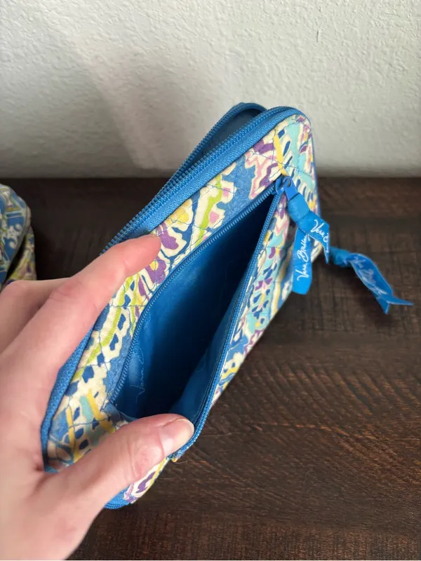 Retired Capri Blue Paisley Vera Bradley Tote & Wallet - Image 9