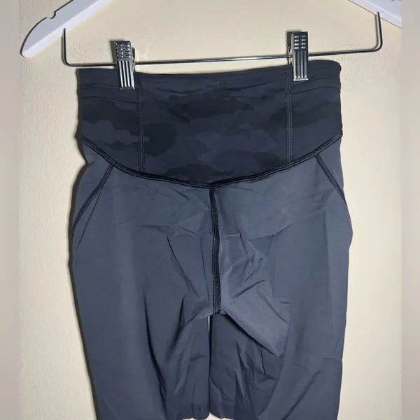 Lululemon Base Pace High-Rise Short 8"
Heritage 365 Camo Deep Coal Multi… - Image 9