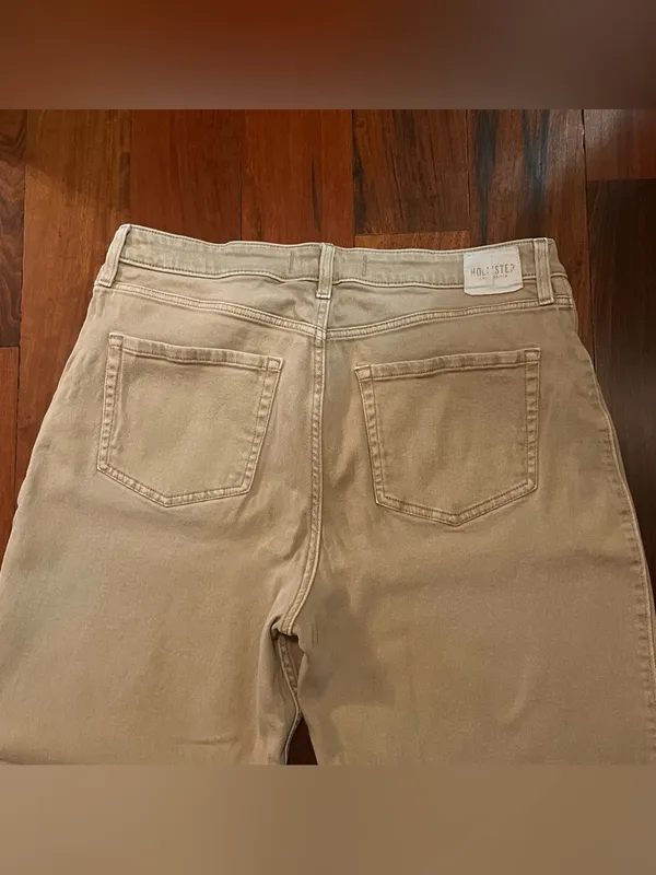 Hollister Women’s Khaki Ultra High-rise Denim Dad Jeans - READ DESCRIPTION - Image 6