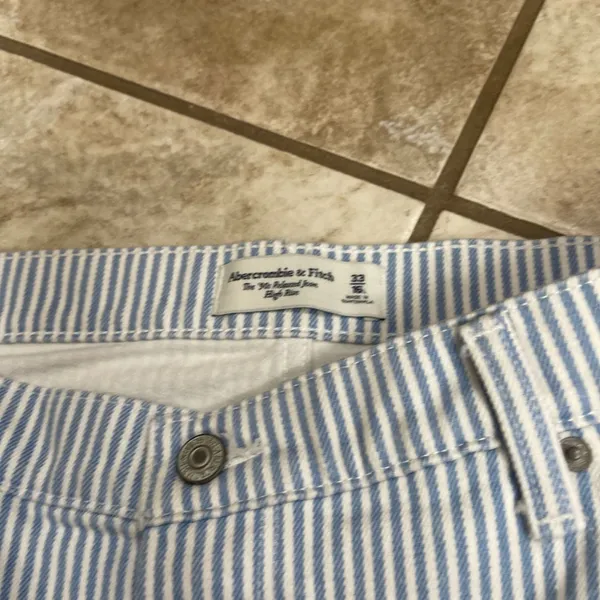 Abercrombie & Fitch 90s Relaxed High Rise Hickory Stripe Jeans Blue White 16LONG - Image 5